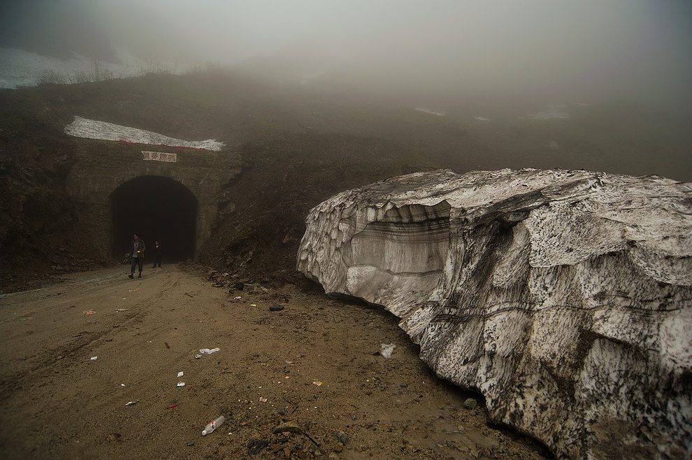 Tymczasowy tunel na trasie Gongshan - Dulongjiang (Yunnan (Chiny) 2012, część 3/2)